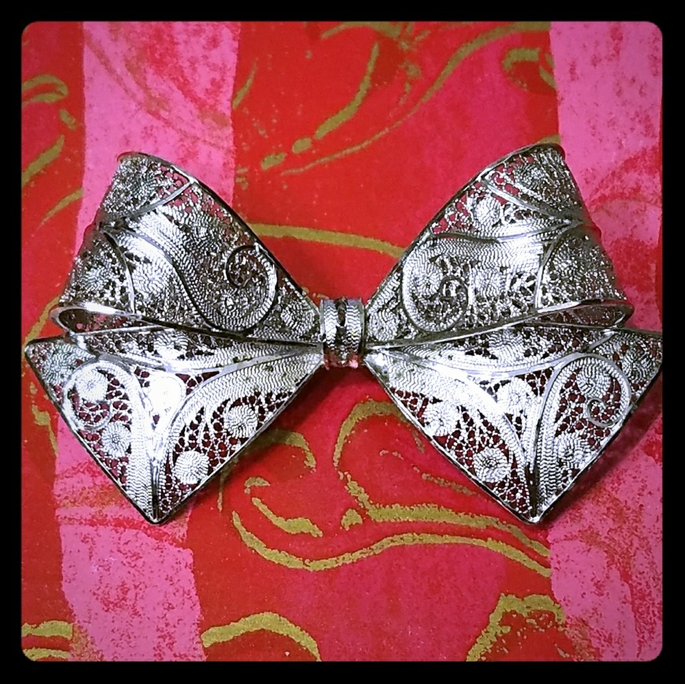 Vintage Silver Filigree Van Lou Bow Pin Brooch - Picture 1 of 5